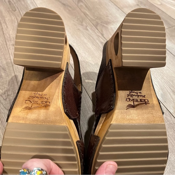 Brand new Dansko size 10 sandals - Picture 3 of 4
